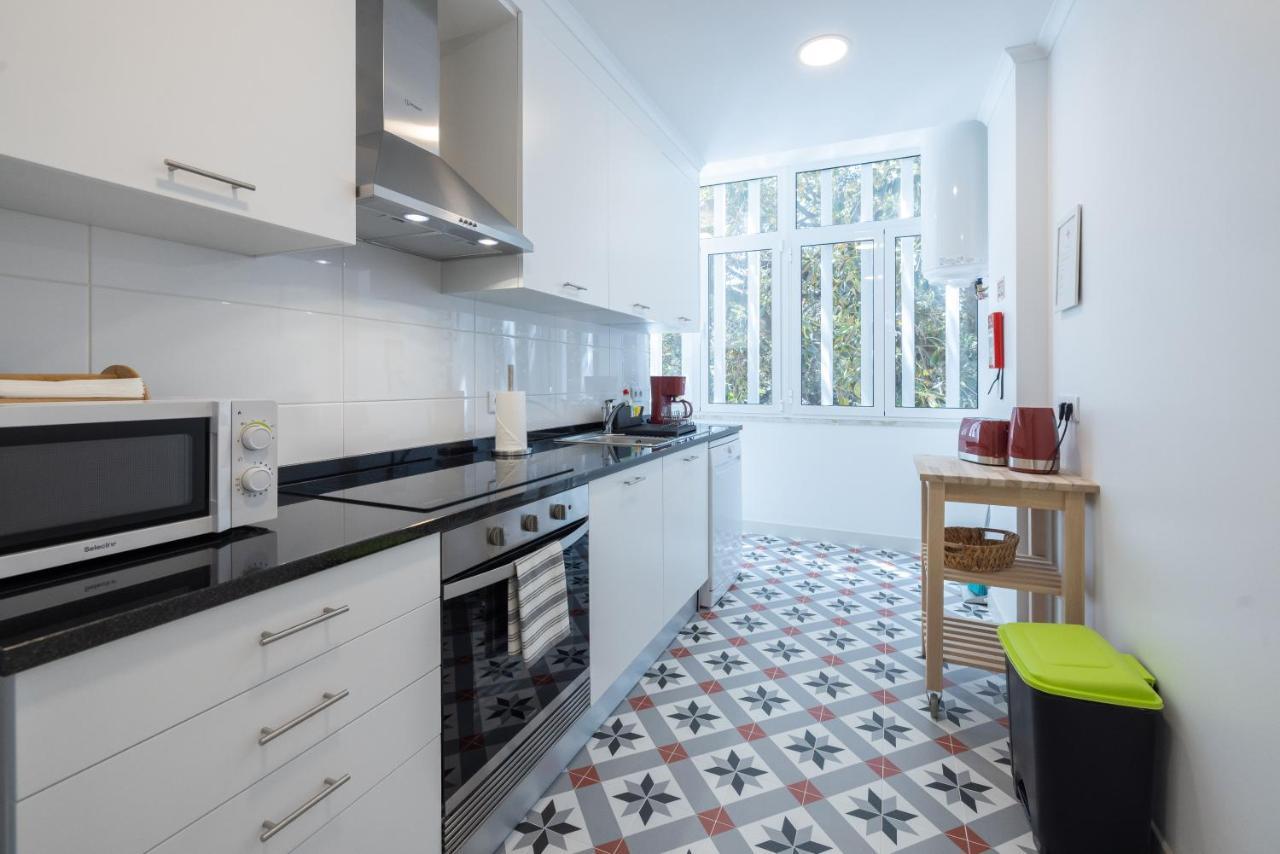 Casa Do Largo - Cozy Apartment In The City Center & With Ac Lisbon Exterior photo
