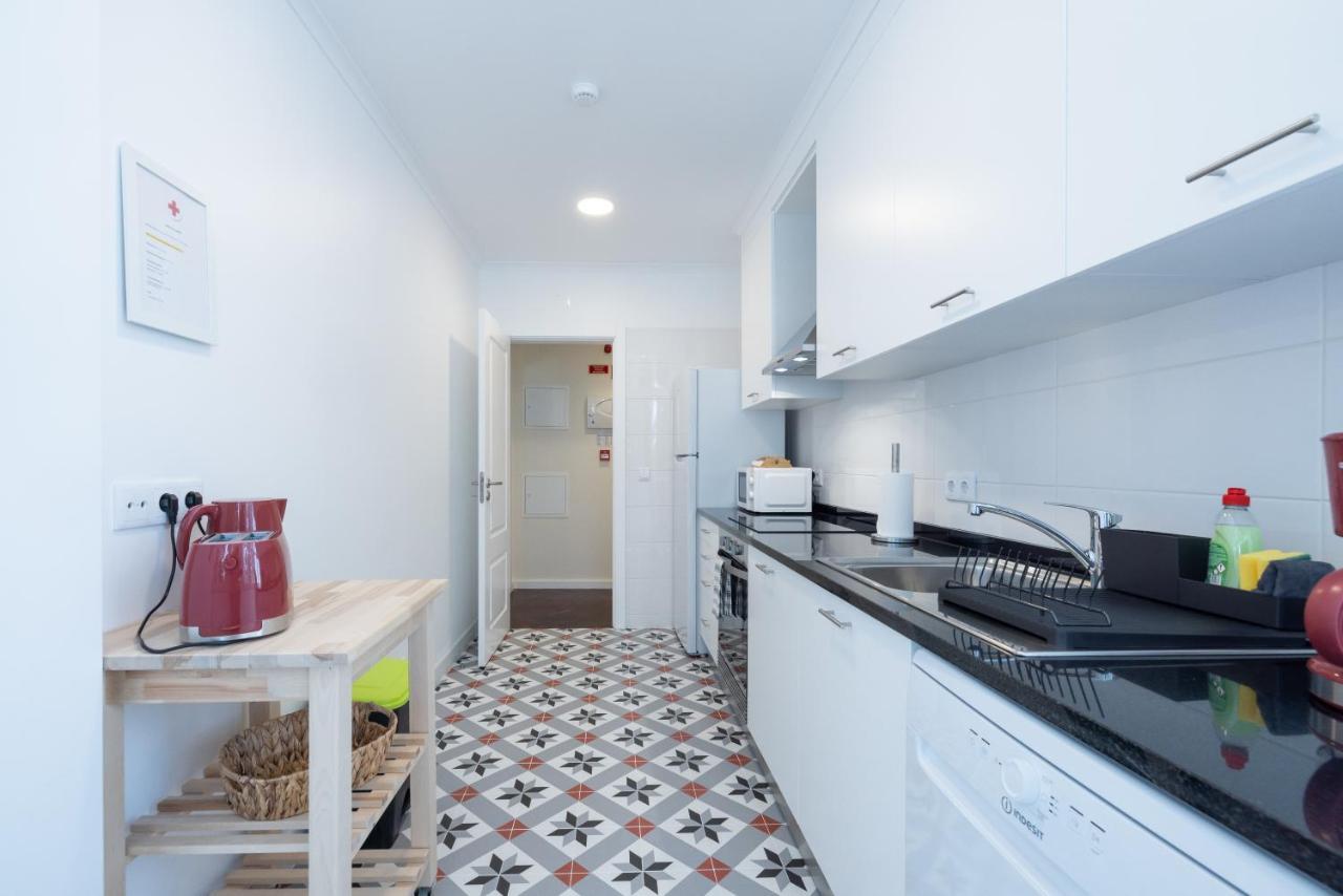 Casa Do Largo - Cozy Apartment In The City Center & With Ac Lisbon Exterior photo